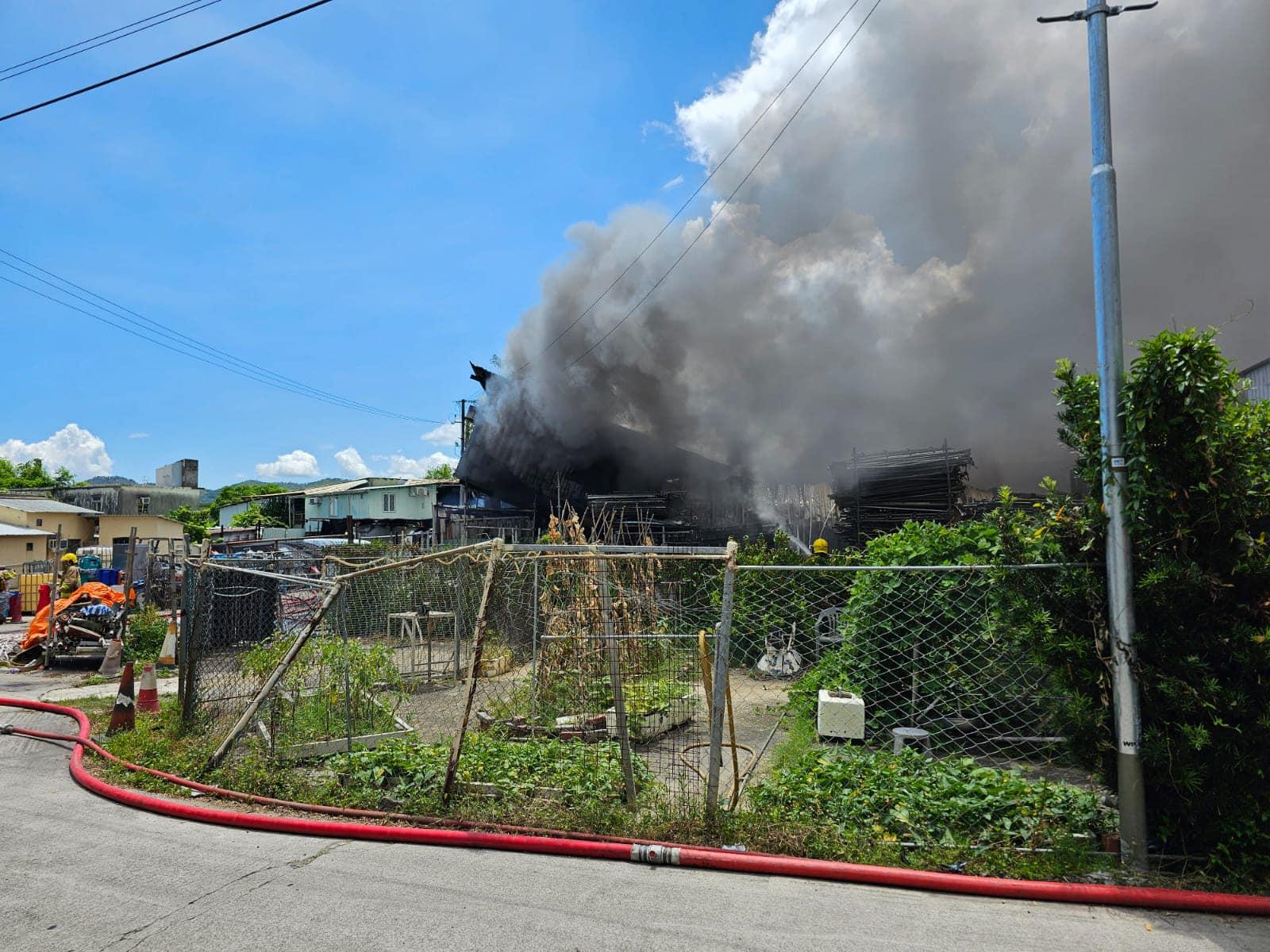 八鄉錦田公路回收場起火  消防籲關閉門窗保持鎮定