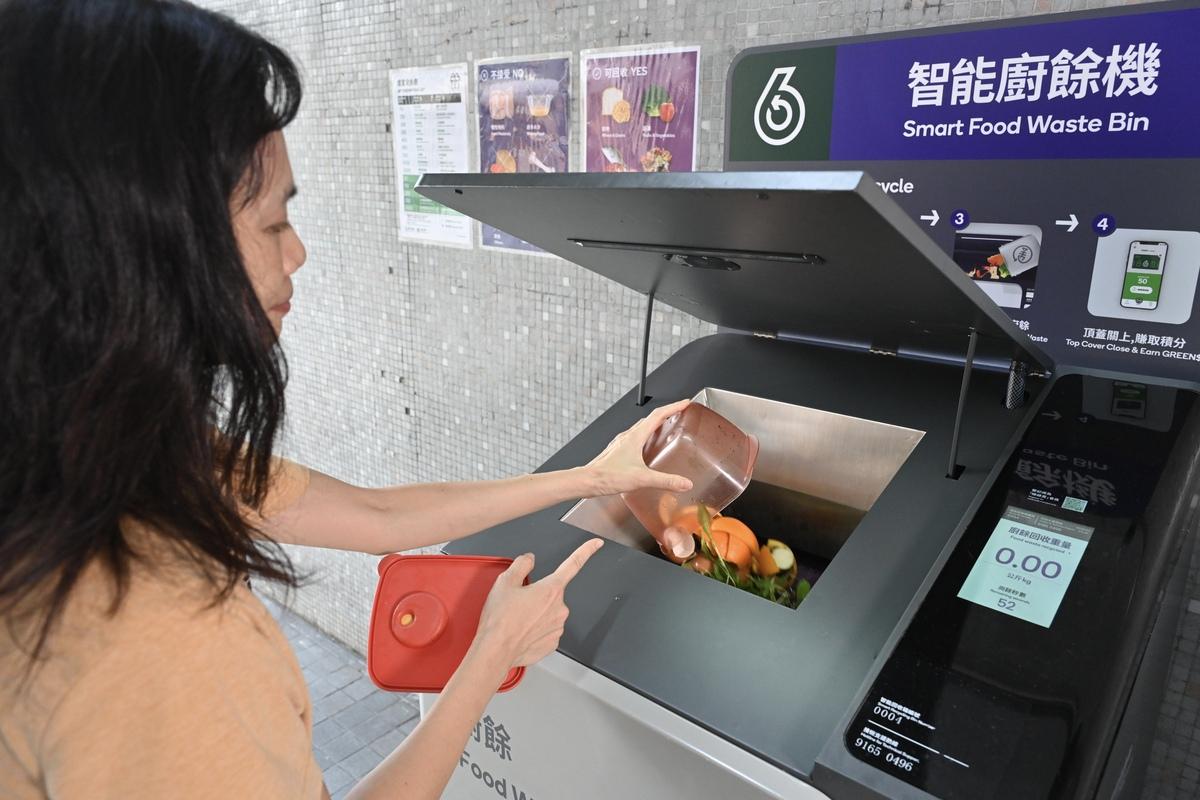 環保署表示，智能回收桶試驗計劃展開首6個月，已經收集到逾400公噸廚餘。(政府新聞處)