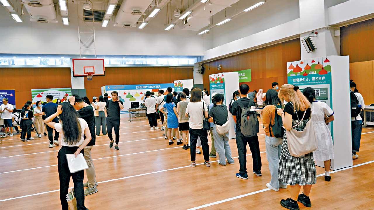 文憑試考生八大外選擇多 金融工管課程競爭激烈