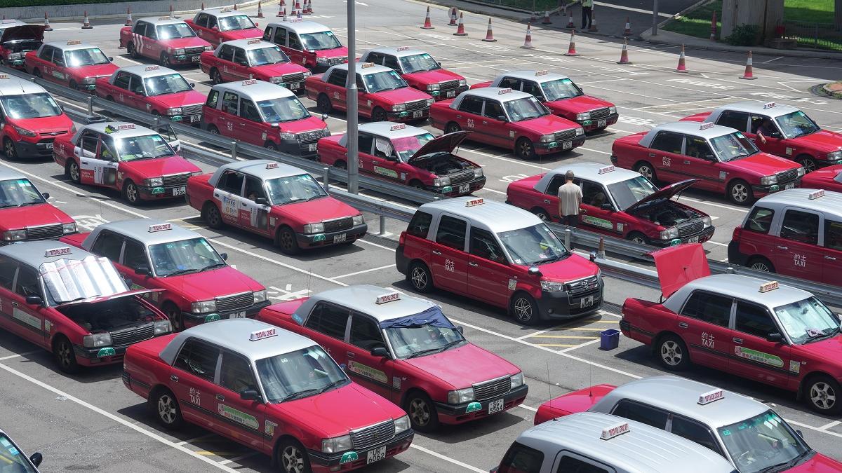 香港的士業議會促請政府不要急於在過海隧道推行「易通行」。(資料圖片／陳奕釗攝)