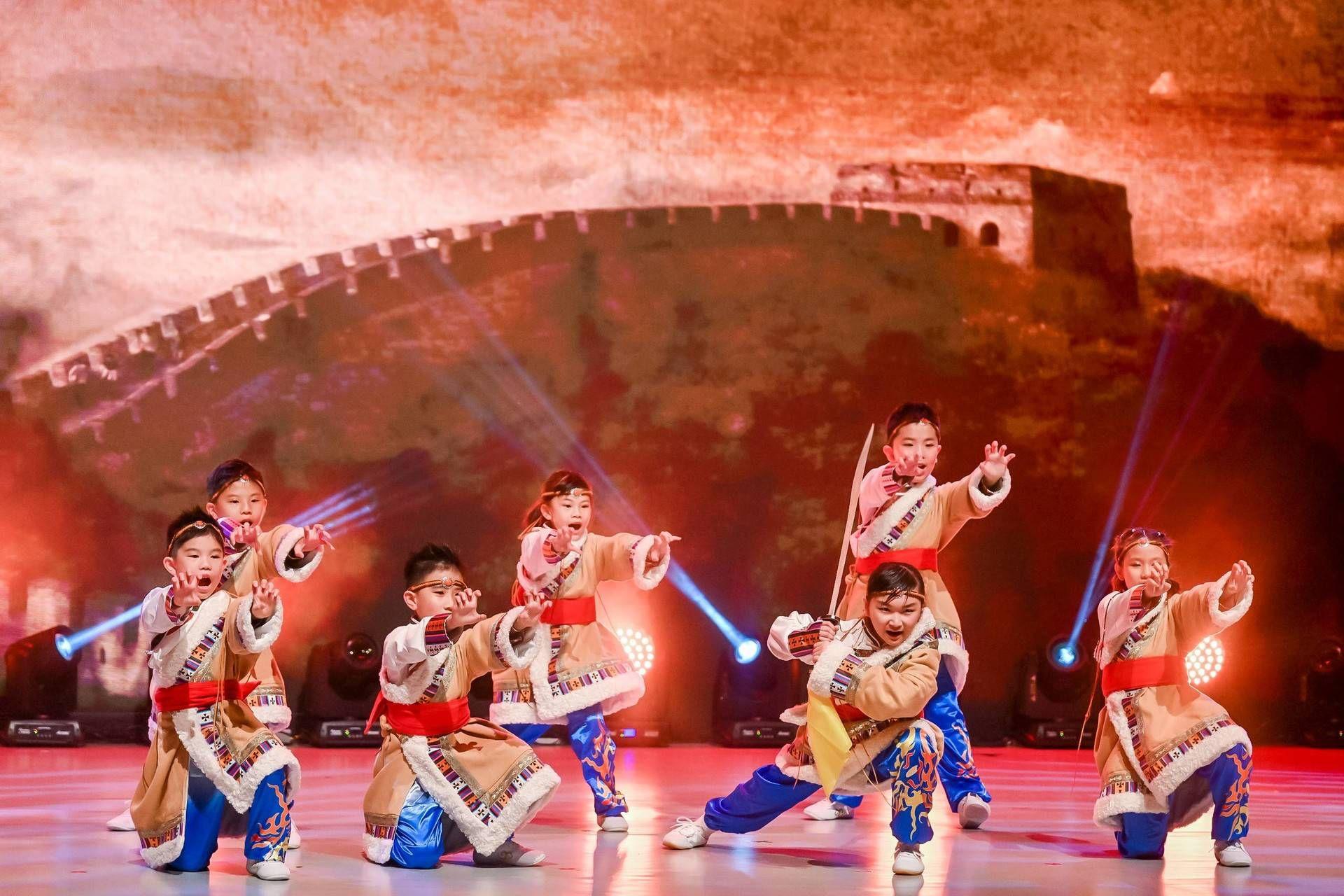 善德學堂舉行中華優秀文化校園計劃大匯演，逾300學生展示學習中華文化成果。