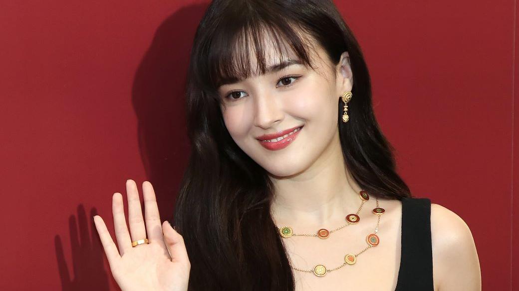 Nancy李承利來港派心心 即場學廣東話講「我愛你」