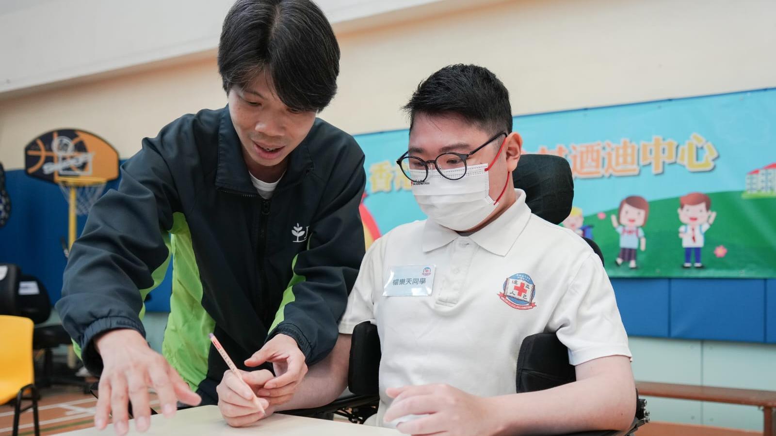 DSE放榜｜患肌肉營養不良症考生考獲佳績   冀入讀城市大學市場學