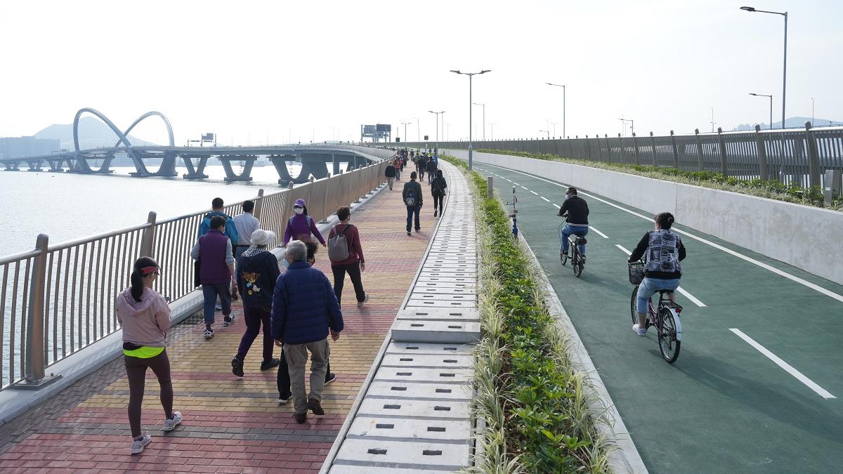 將軍澳跨灣大橋行人路和單車徑即將封閉。(資料圖片／陳奕釗攝)