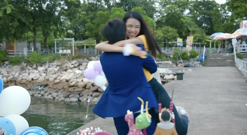 靈戲逼人｜年青版Big Boss陳俊堅拍打鬥戲前受傷聯11針 阮浩棕抱Tiffany轉圈似舉鐵