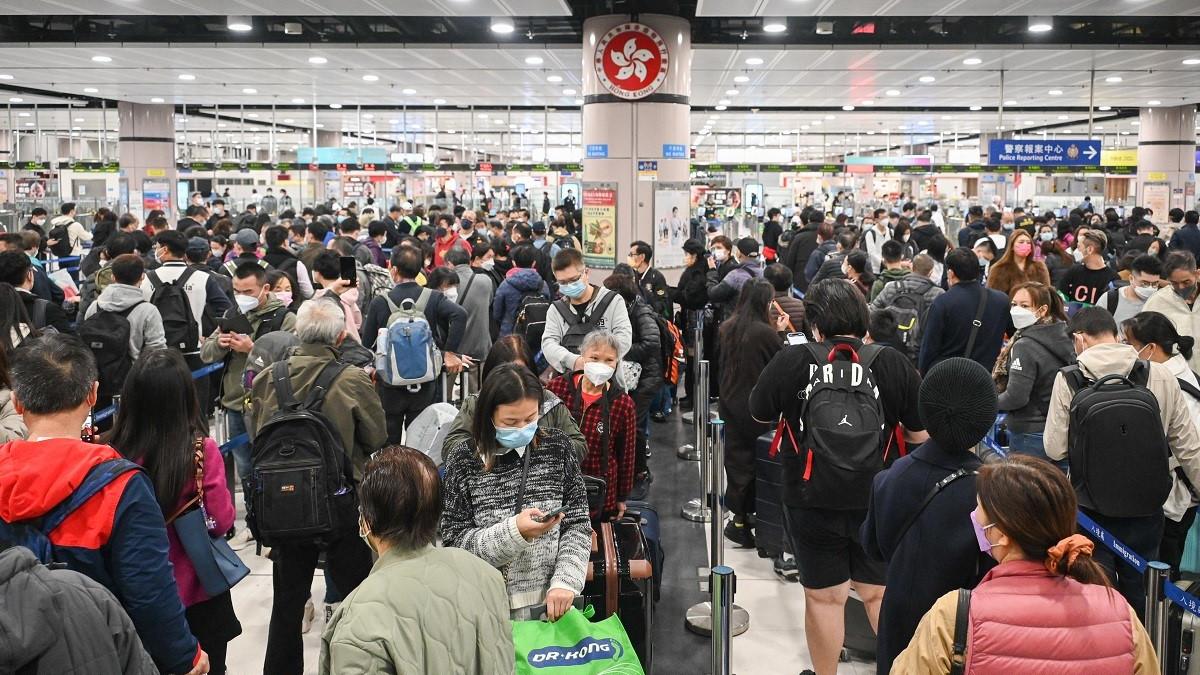 落馬洲支綫管制站現時只開放至晚上10時半。(資料圖片／李睿哲攝)