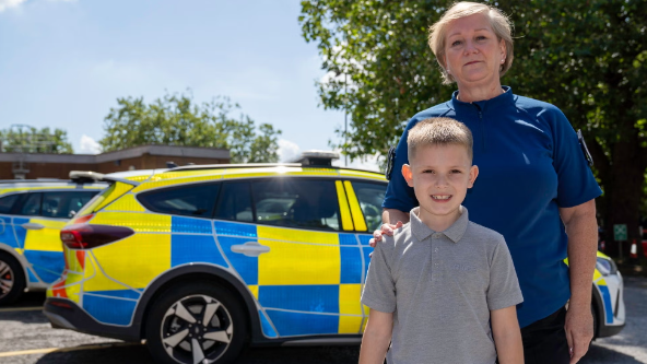 病母倍感安慰！媽媽在家昏倒 7歲生性兒子打999冷靜報案 大受讚賞