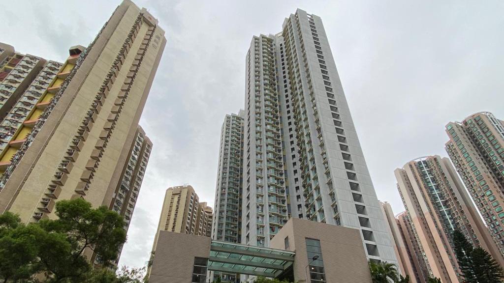 青衣區本月累錄22宗二手買賣成交，按月跌四成，其中居屋青宏苑一伙三房單位，放盤兩年終以居二價632萬易手。