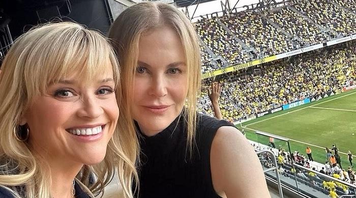 球王魅力 妮歌潔曼 麗絲蕙絲潘睇美斯捧杯