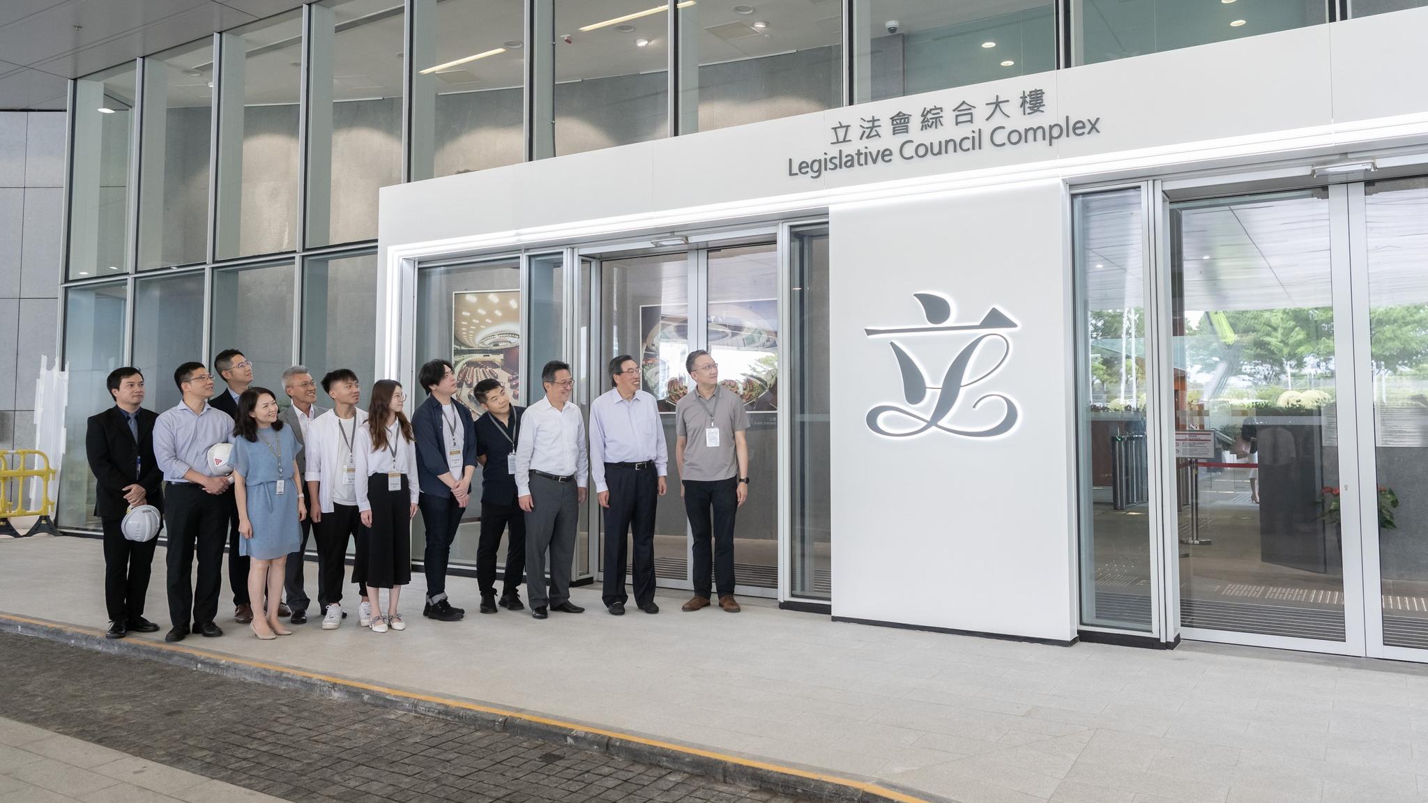 Ray Online｜立法會美化工程　梁君彥指「鼓底」入口化身成打卡位(梁君彥Facebook圖片)