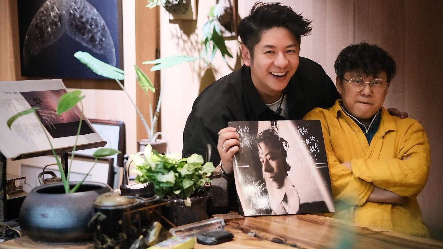 許廷鏗人肉速遞飛台灣贈黑膠 感激林夕包辦所有歌詞