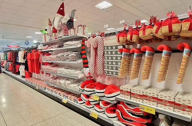 移民英國｜英商店8月開賣聖誕產品 竟跟經濟不好有關 