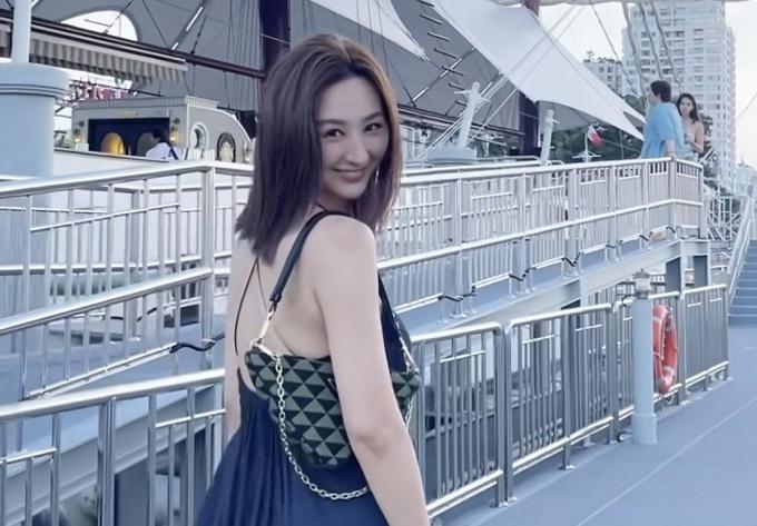 回眸一笑+高衩+長腿 高海寧電死人