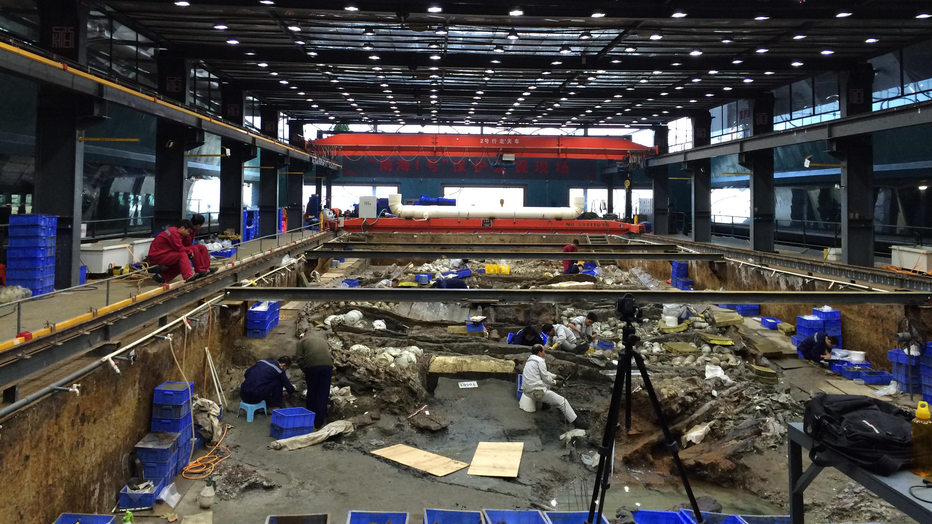 2015年南海I號沉船發掘工作現場。(圖片來源：廣東省文物考古研究院)