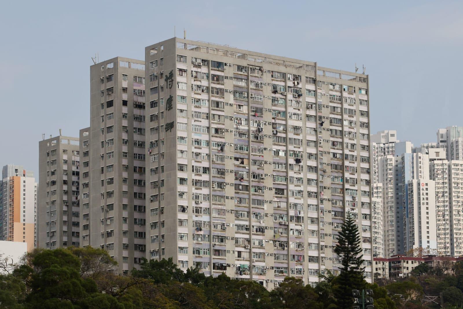 沙田博康邨男子公園鐵架上吊，當場不治。（資料圖片）