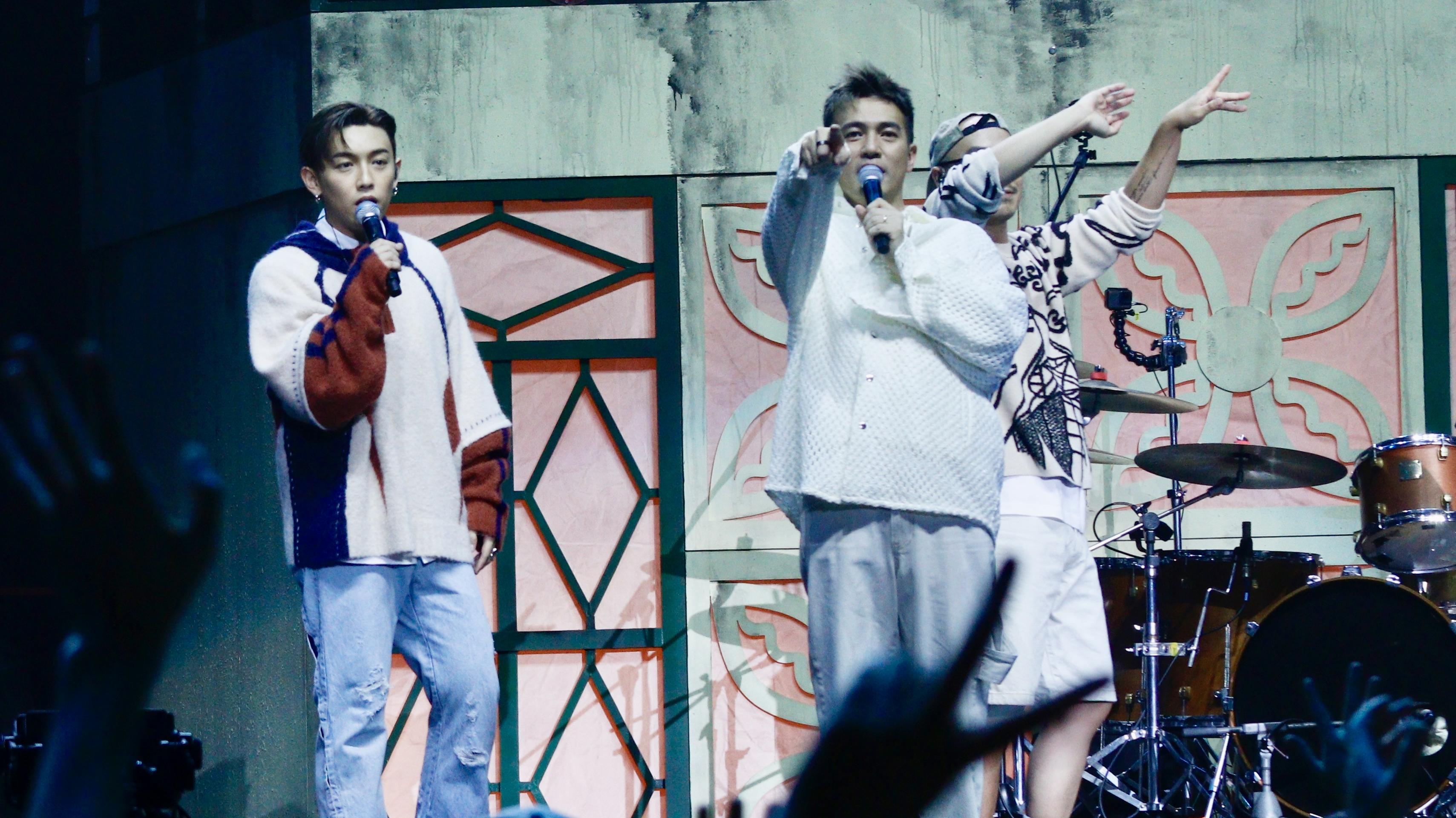 拉闊音樂會DJ/MC｜張天賦與Lolly Talk跳唱自評80分 Dear Jane連詩雅相隔11年圓夢合唱《到此為止》