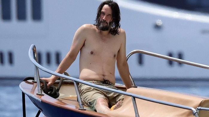 「殺神」奇洛李維斯腩肉出海歎香檳