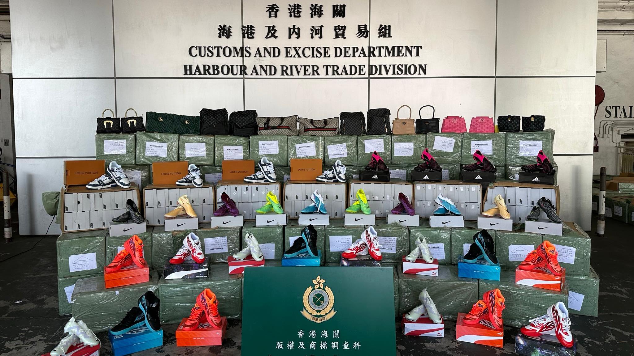 海關檢獲170萬元懷疑走私冒牌手袋和錢包(海關圖片)