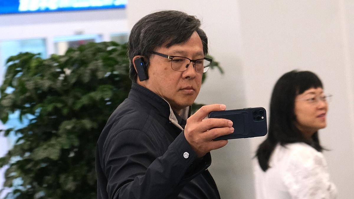 有報道話何君堯喺立法會法案表決參與率「尾二」，佢反駁籲記者「考牌」。(資料圖片／羅庸軒攝)