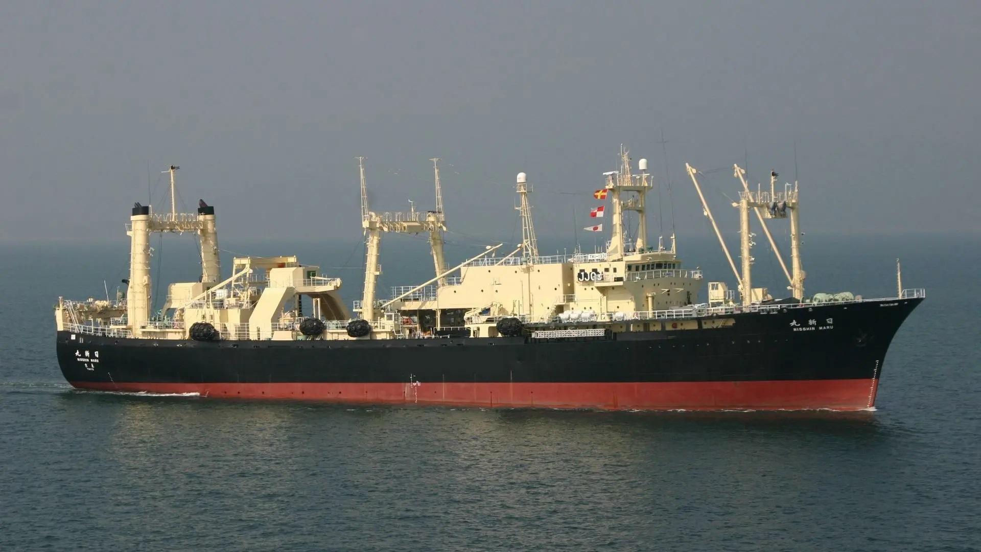 日本捕鯨母船日新丸將作最後航行。(網上圖片)