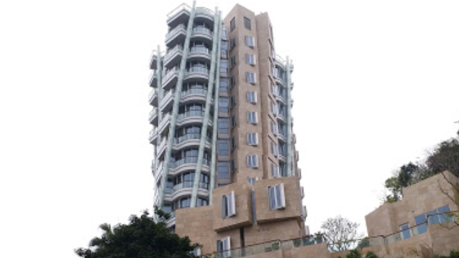 原由內地祥祺集團陳紅天持有的山頂傲璇一伙套五房單位，資料指物業由遠航集團創辦人桂四海，以4.18億元首置購入。(網上截圖)