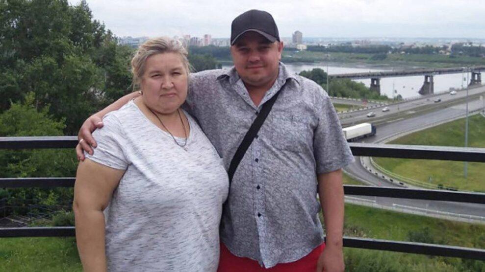 夫妻吵架，222磅妻坐頭逼道歉，老公被活活焗死。(網上圖片)