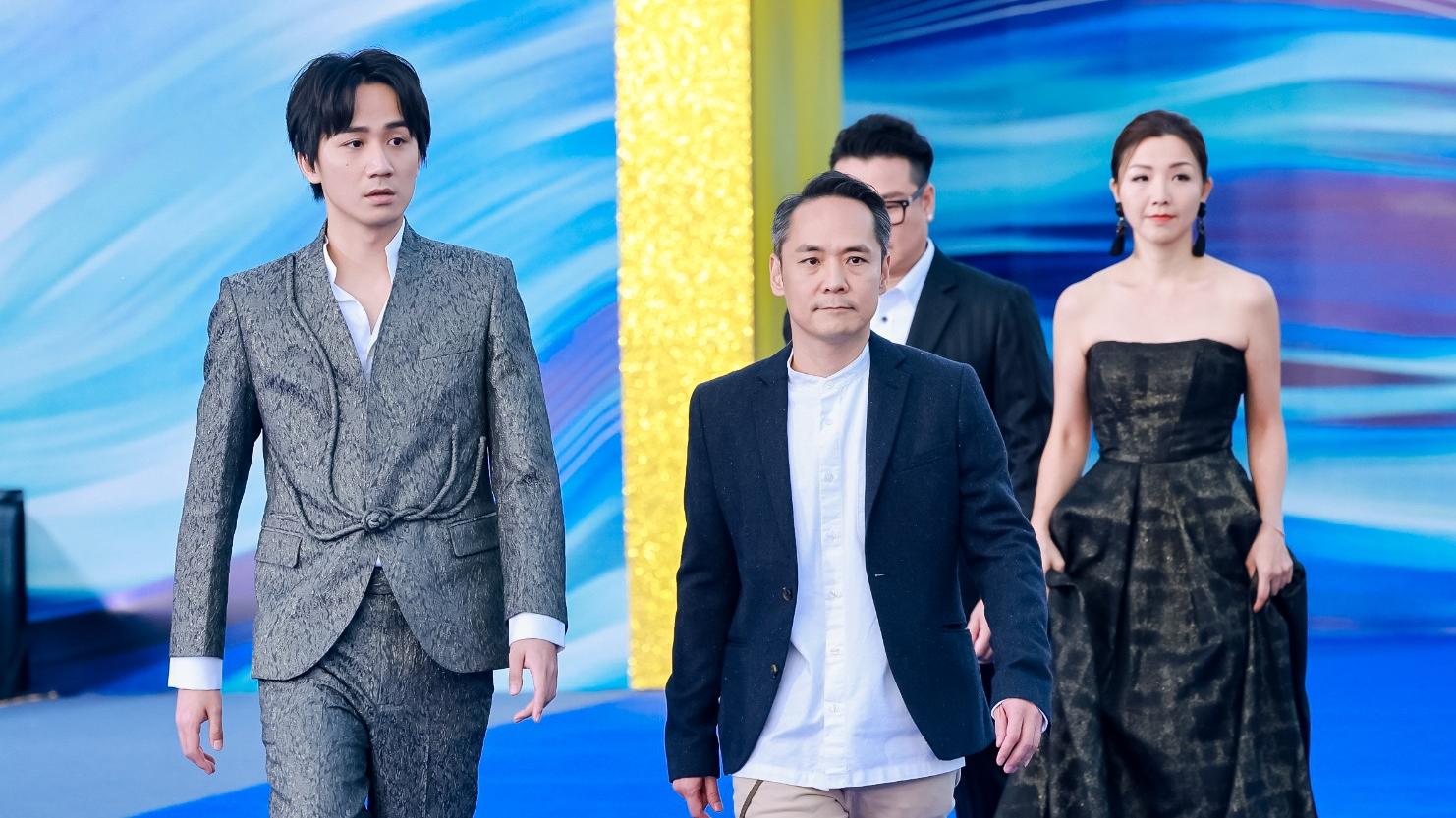 吳肇軒為《說笑之人》出席絲綢之路國際電影節行藍氈 許願孖袁富華殺入金像獎再行紅地氈