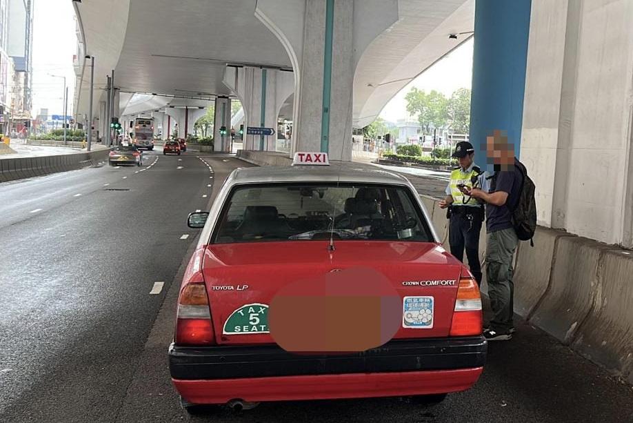 警一連4日打擊的士違例　13司機涉拒載等收傳票