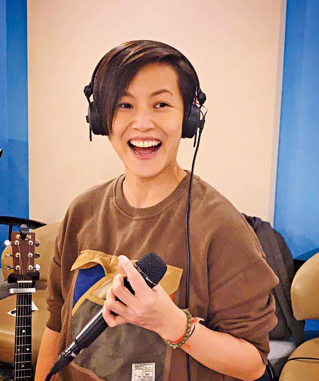 恭喜新人何韻詩