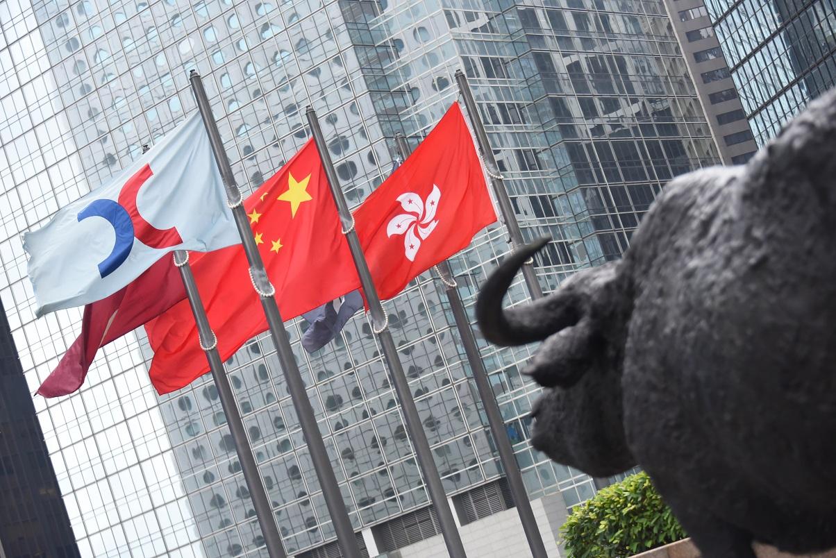 港股收市｜恒指挫247點 成交連縮3日 北水淨吸70億