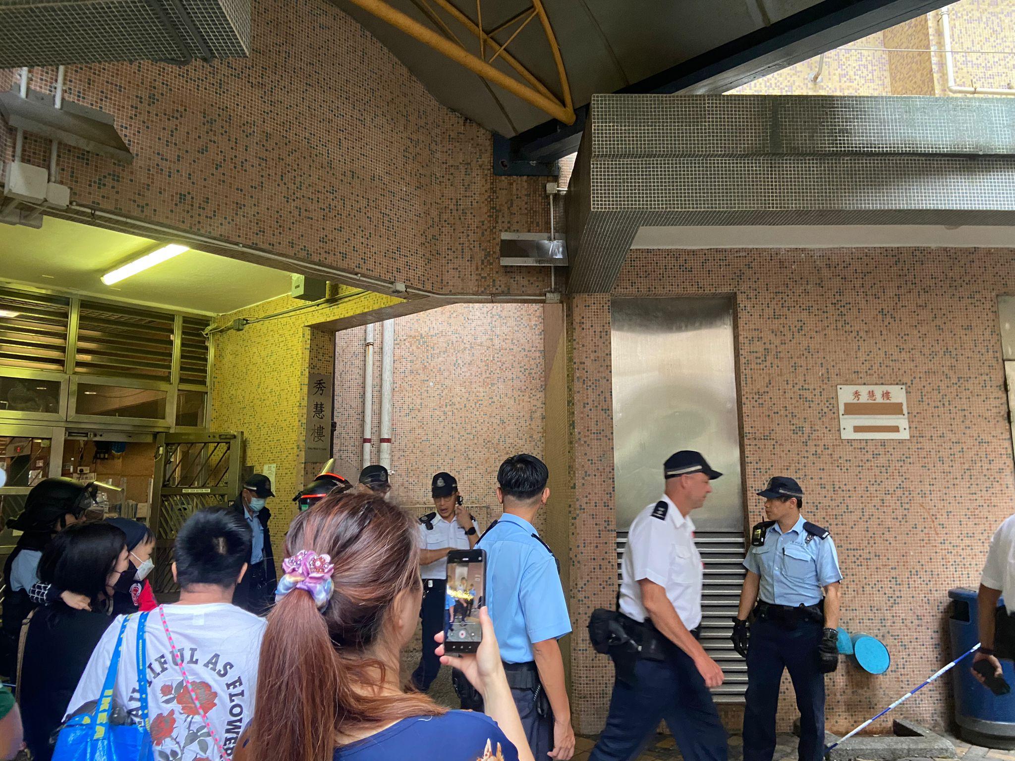 秀茂坪邨秀慧樓女子遇襲　施襲男子仍然在逃