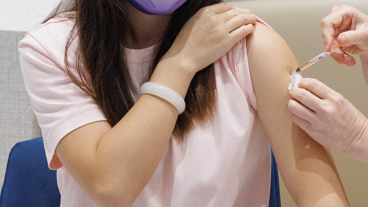 截至8月港人已接種約2,085萬劑新冠疫苗。(資料圖片／蘇文傑攝)