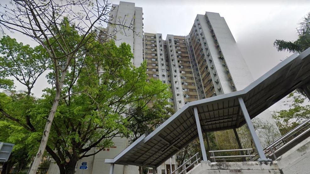 樓價大幅回落，有港島區上車客趁低入市，在父母資助首期下，斥370萬元購屯門兆山苑兩房。