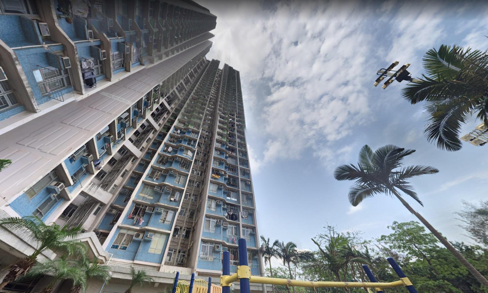 天水圍單幢居屋天麗苑，最新錄高層兩房戶以居二價295萬元易手，呎價5,566元。