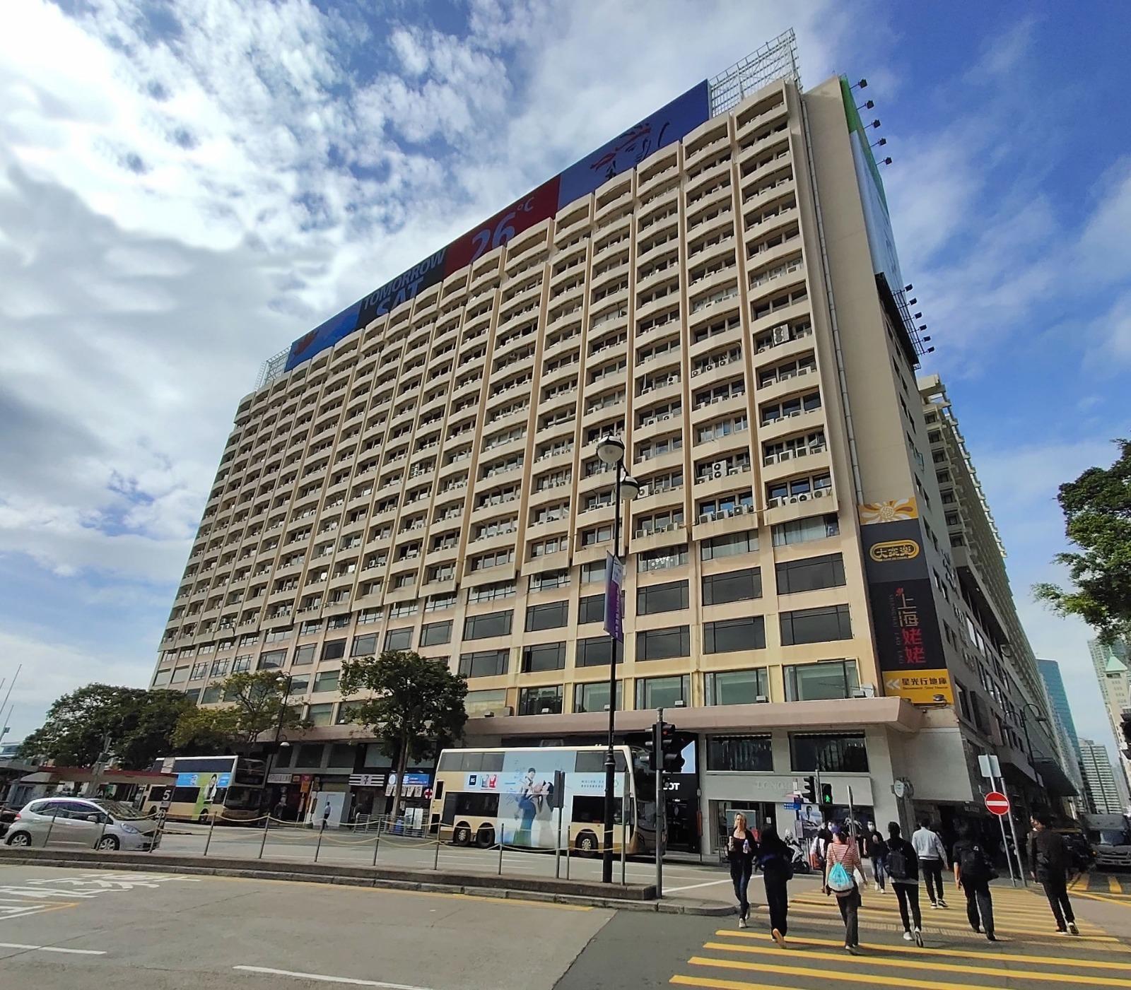 珍惜生命｜尖沙嘴男子星光行高處墮樓　倒卧麥當勞對開當場死亡