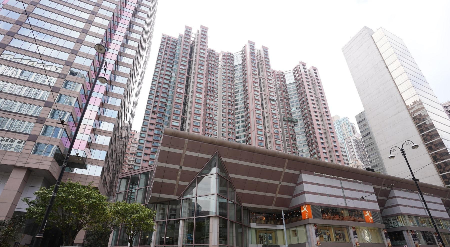 北角港運城低層池海雙景套三房戶，最新以1,228萬元沽出，造價重返2016年末至2017年初水平。(資料圖片)