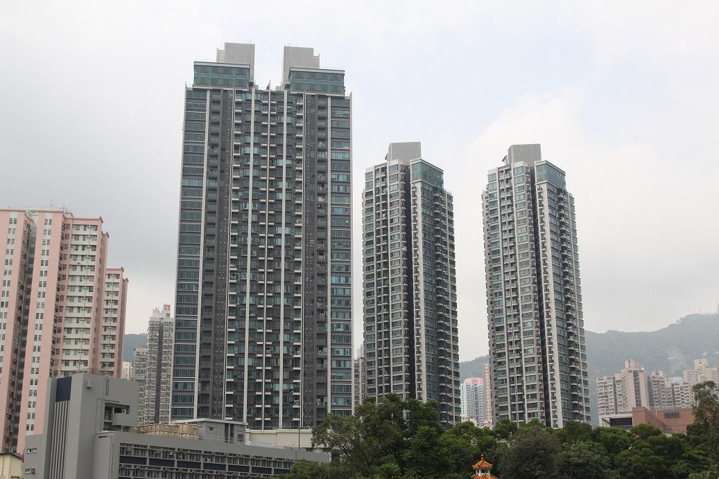 黃大仙現崇山最新錄兩房山景房成交，家庭客斥915萬元入市，呎價1.61元水平。