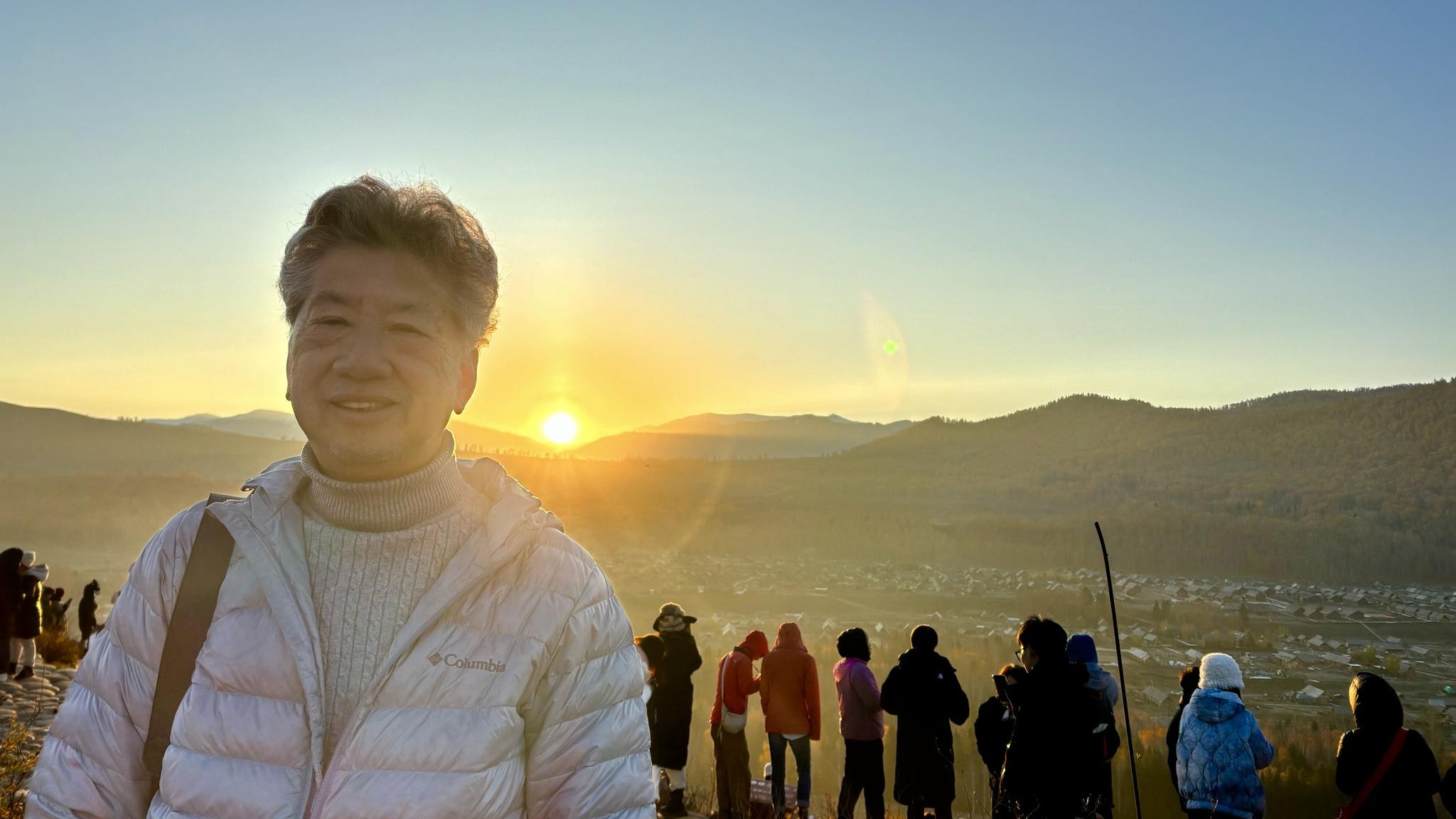 湯家驊遊新疆跌裂肋骨，大讚內地醫療效率高。(FB)