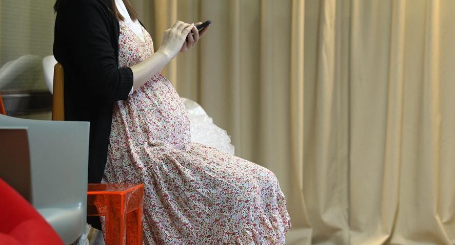 據報新一份《施政報告》中，政府會循4方面加強支援在職家庭育兒，以鼓勵生育。(資料圖片)