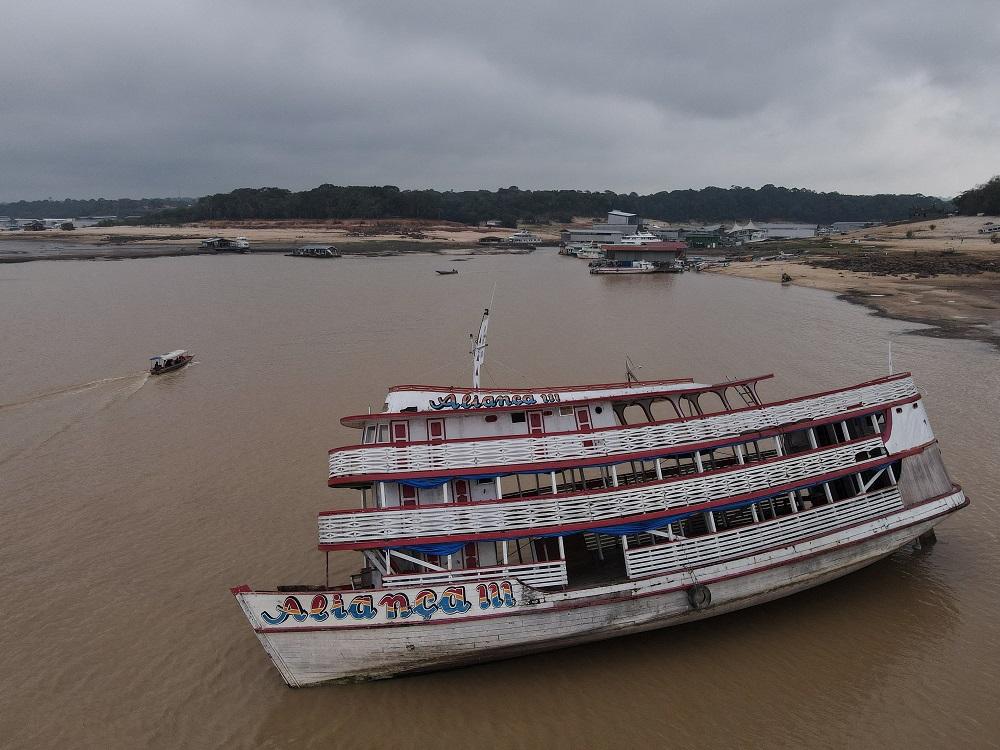 亞馬遜河水位錄有史以來最低。(路透社)