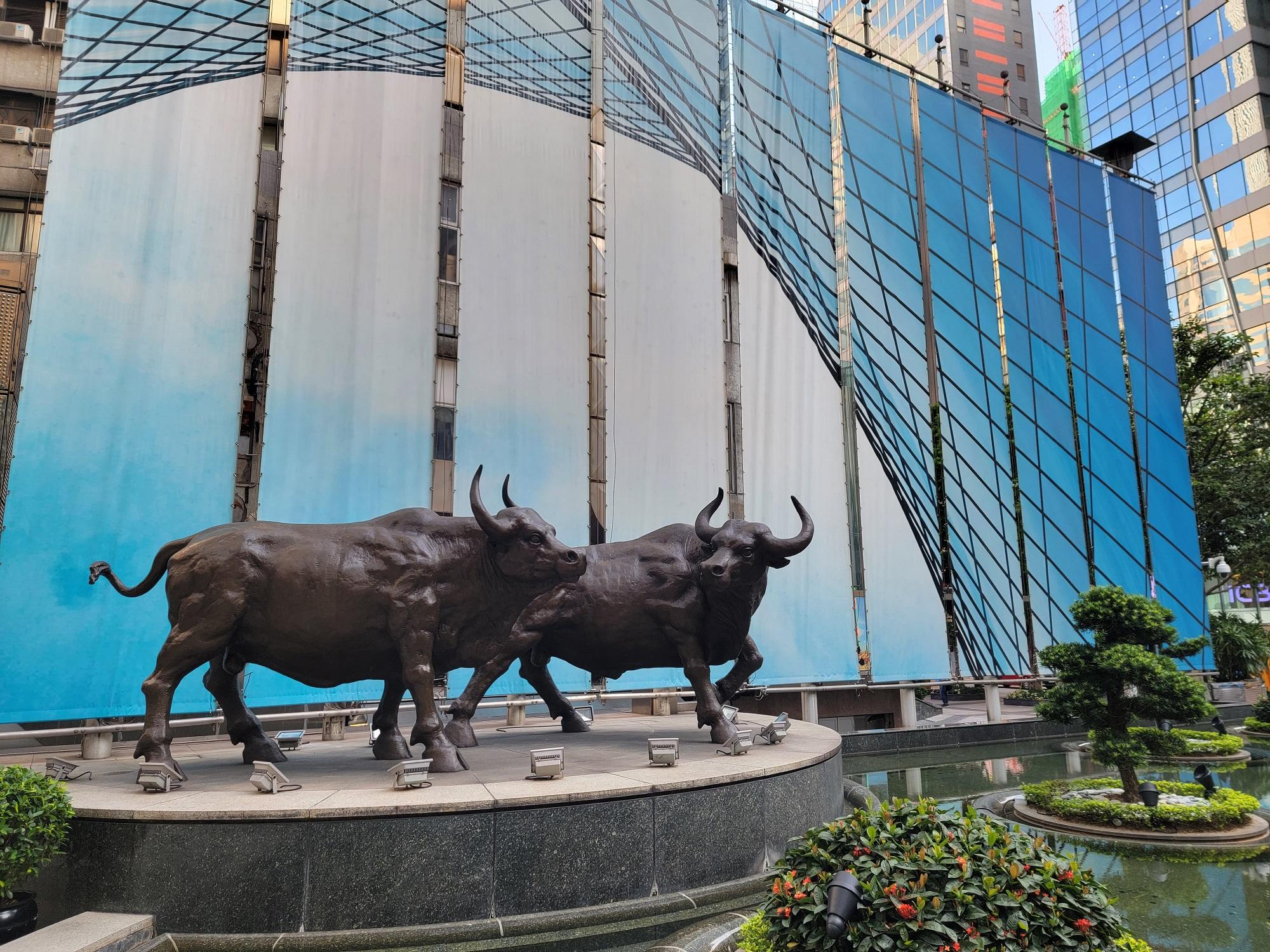 港股收市｜恒指瀉478點跌凸上周五升幅 有兩隻ETF成交共2百億