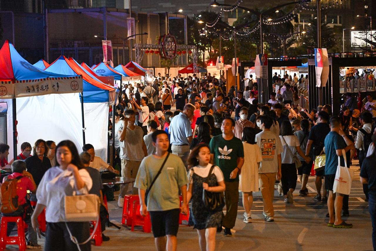 崔定邦料逾百萬內地客訪港 認為夜市措施應該長時間維持 (資料圖片/陳奕釗攝)