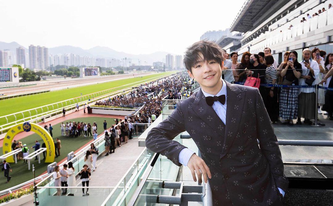 Ian陳卓賢現身賽馬日大晒流利英語 自爆穿西裝跟朋友打邊爐