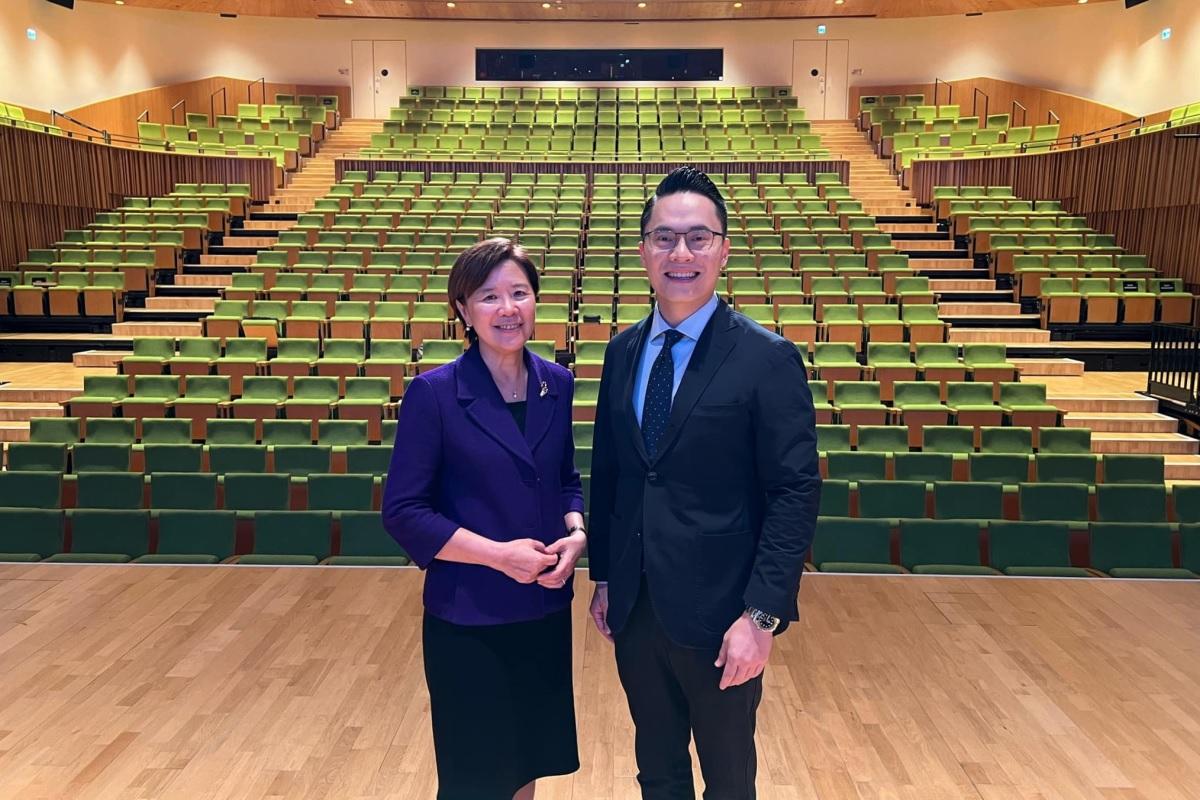 梁熙(右)今日到科大與葉玉如(左)會面。(梁熙FB)