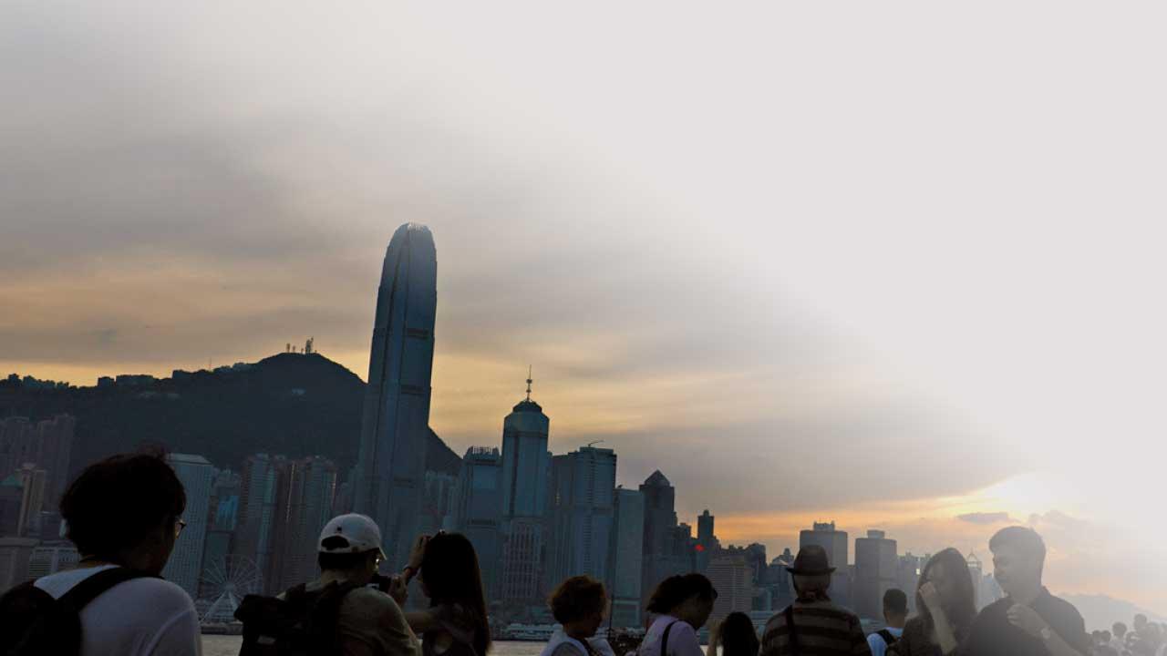 小犬逼近今晚至明早或掛三號波 灣仔堅尼地海濱 尖咀星光市集取消