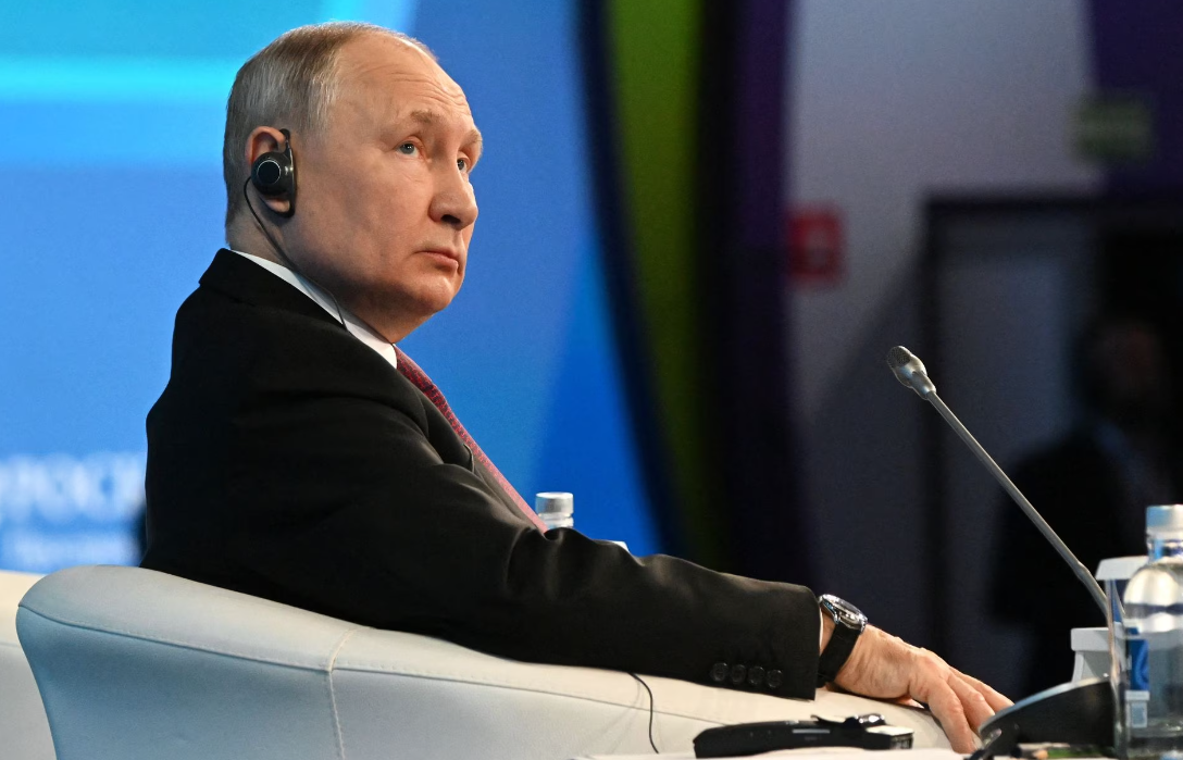 俄羅斯總統普京訪問中亞國家吉爾吉斯，是自3月國際刑事法院向他發出通緝令以來首次外訪。(路透社資料圖片)