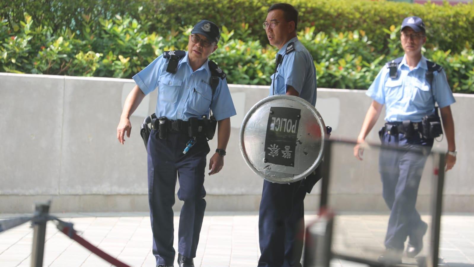 政總外持刀傷保安　17歲自閉症青年還押小欖索精神報告