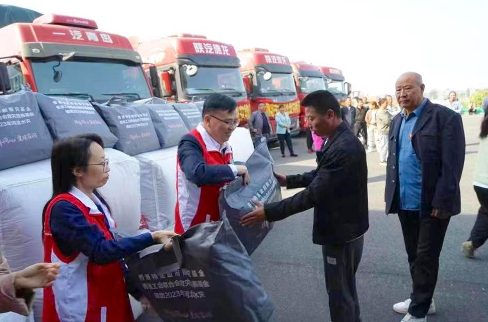 工聯會赴河北賑災  派3萬張棉被送暖(工聯會圖片)