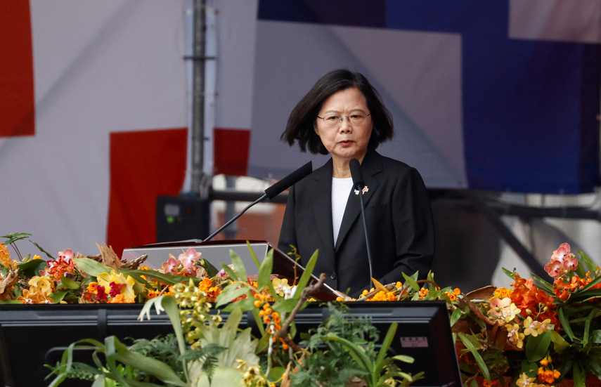 台灣雙十節，台灣的總統蔡英文發表任內最後一次「雙十」講話，提到兩岸關係。(路透社)