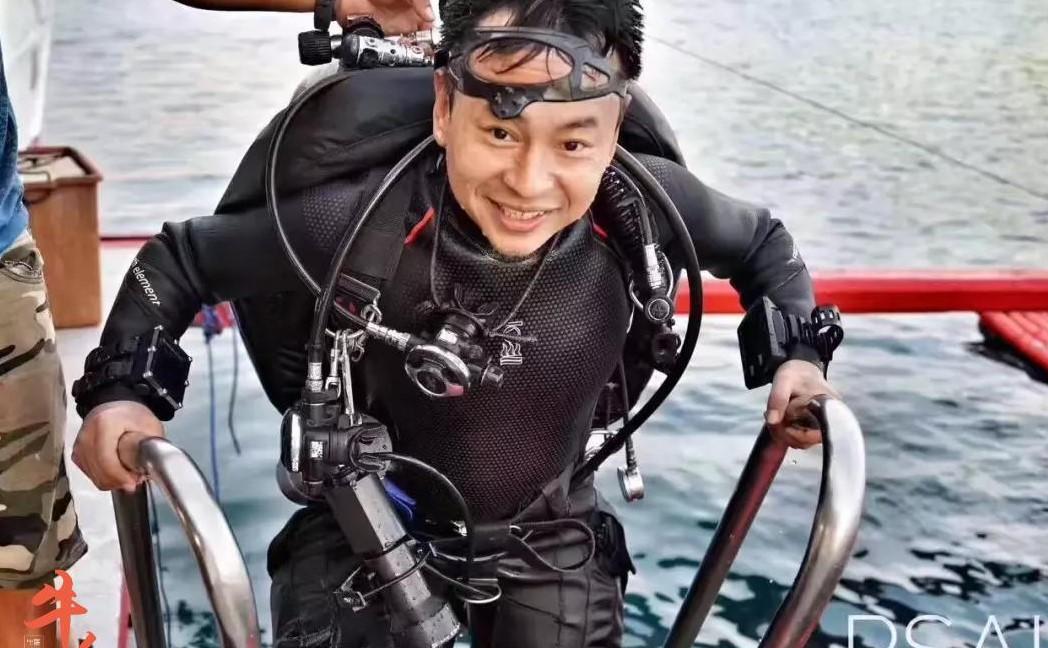 韓頲曾參與創建內地科研潛水體系，還是著名男演員吳京的技術潛水導師。 (網上圖片)